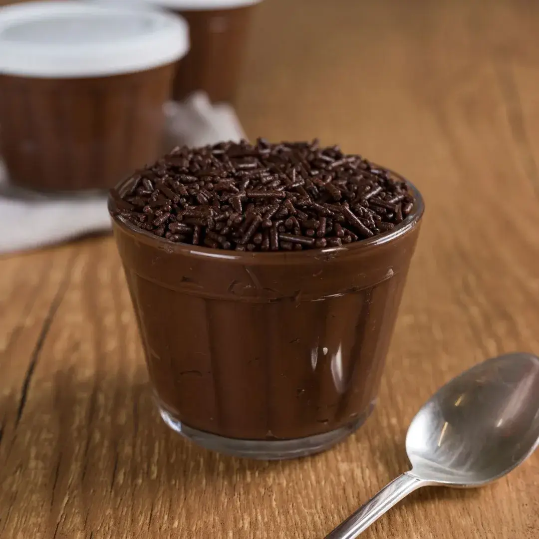 Brigadeiro de colher com granulado